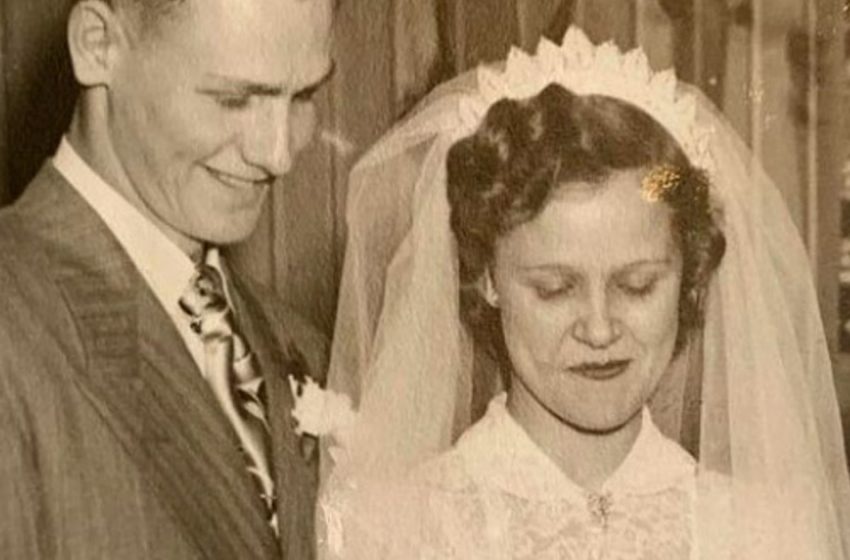  “Tender Memories And Tears Of Happiness”: Grandma Put On Her Wedding Dress On The Day Of The 70th Wedding Anniversary!