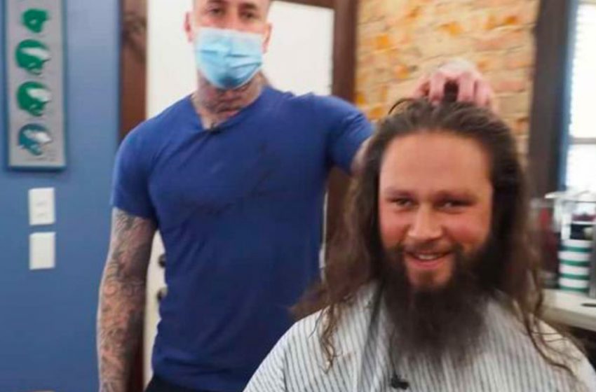  “Didn’t Recognize Himself In The Mirror”: A Guy Visited a Barber Ror The First Time In 5 Years!