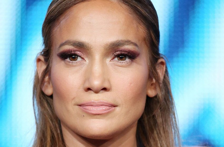  Another person. Images of Jennifer Lopez with huge tattoo and new hair colour have surfaced online