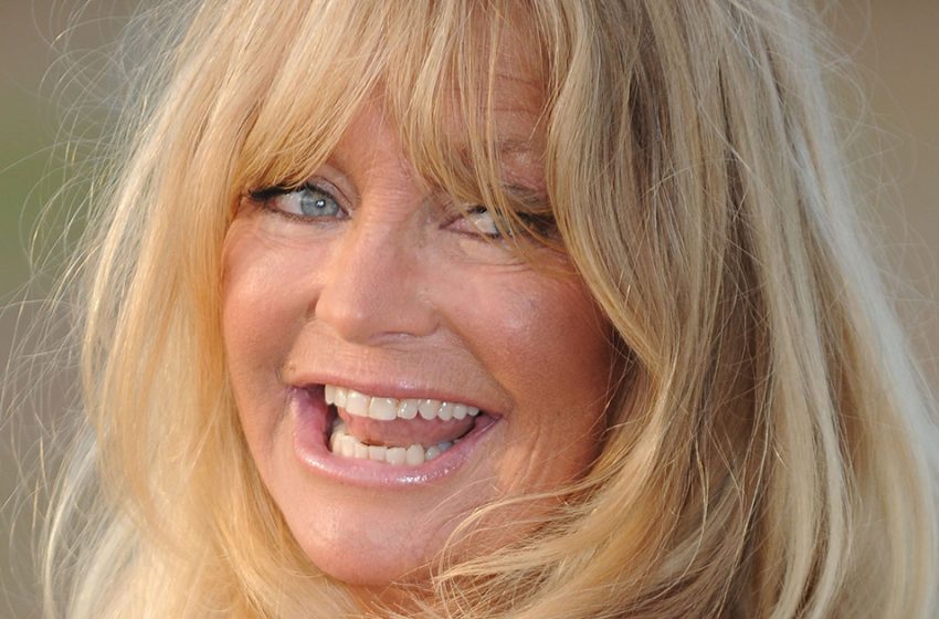  Age is doing its thing. Goldie Hawn, 77, showed off her ageing knees in a bodysuit on holiday