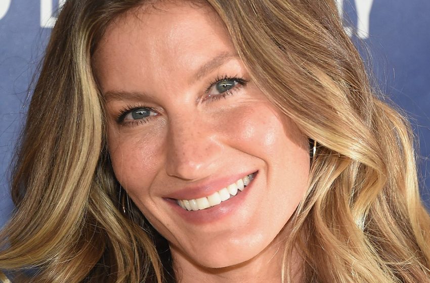  ‘Natural and feminine’: Gisele Bundchen looks attractive even in a simple knit dress