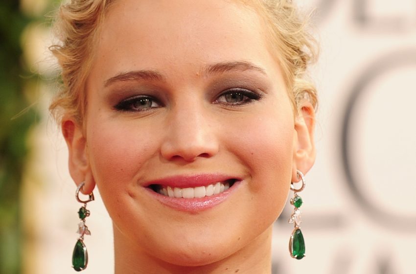  “My shoes caused such a controversy!”: Jennifer Lawrence explains why she wore flip-flops on the red carpet at Cannes