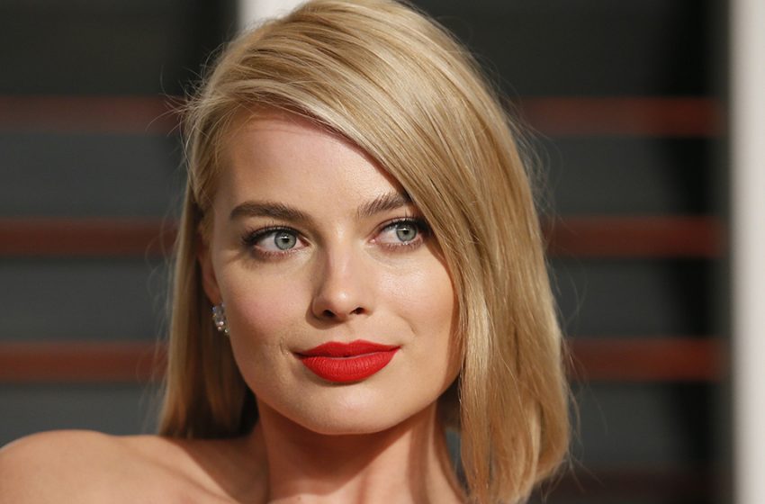  “No one can take their eyes off her legs. Margot Robbie hit the red carpet in an extreme mini “