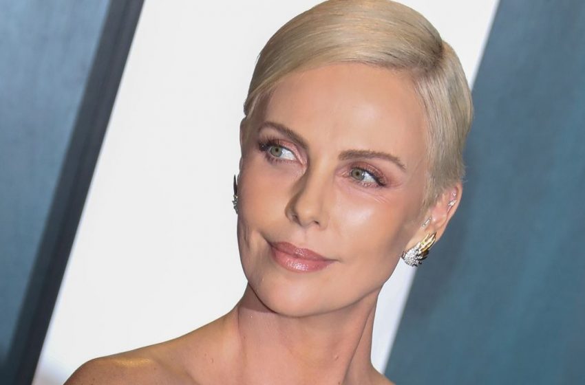  “Hollywood’s best legs!”: Charlize Theron flaunted her perfect figure in a daring outfit