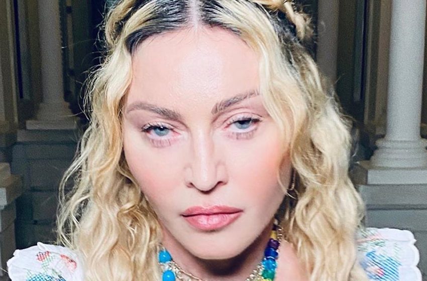  Madonna returned to social media after emergency hospitalisation and glamorised a photo with roses