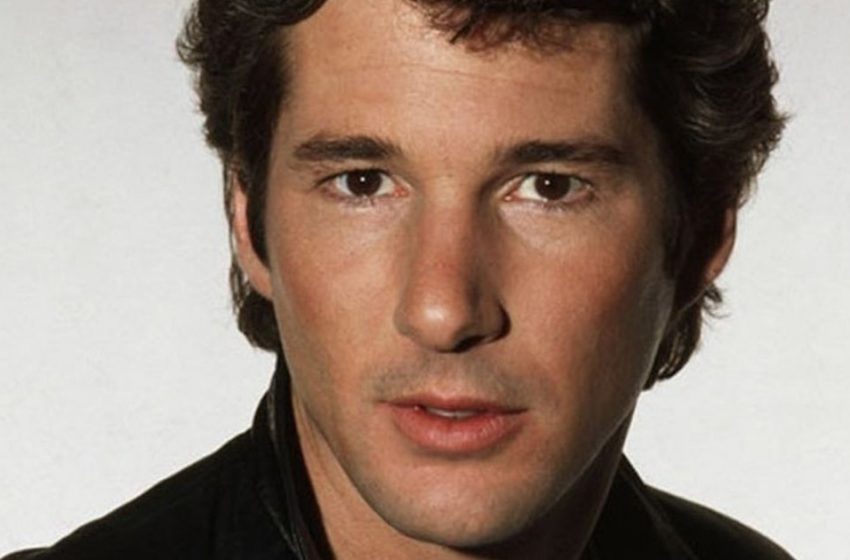  Tatlı yıldız yaşlı bir dede oldu: Yakışıklı aktör Richard Gere, tatilinde görüntülendi