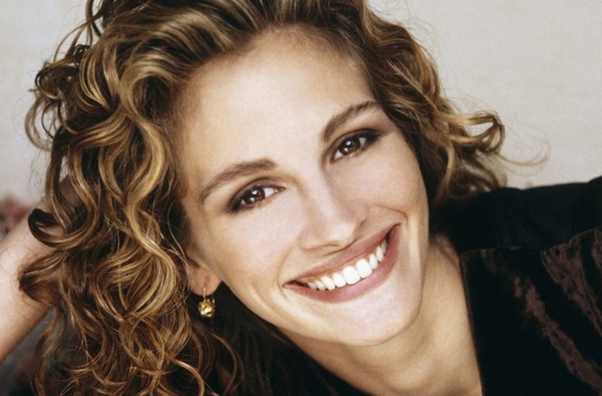  Ne Oldu Ona? : 55 yaşındaki Julia Roberts, Sarkan Vücudunu Gösterdi