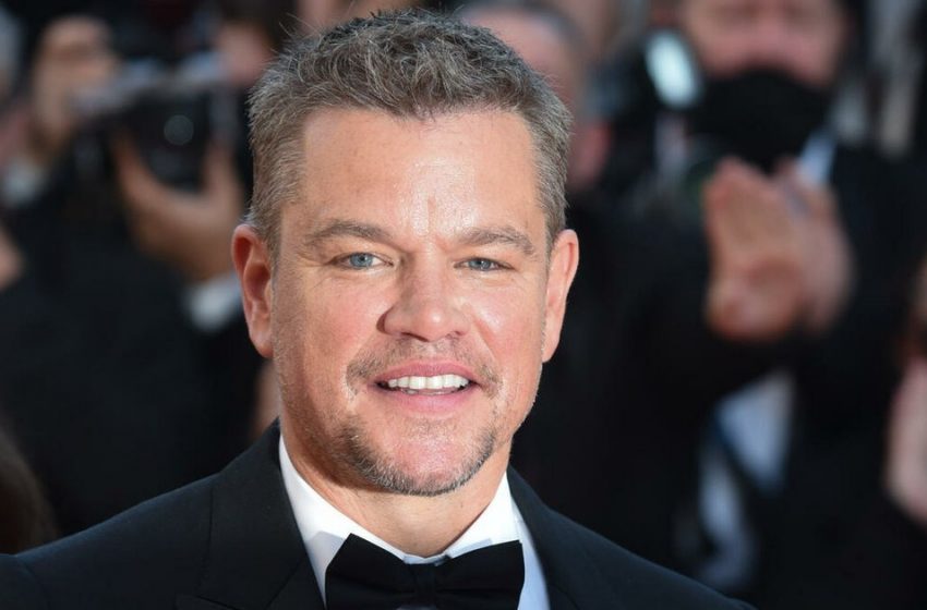  Hâlâ İyi Görünüyor : 53 yaşındaki Matt Damon, Hâlâ Tamamen Beyaz Saçlı Yakalandı