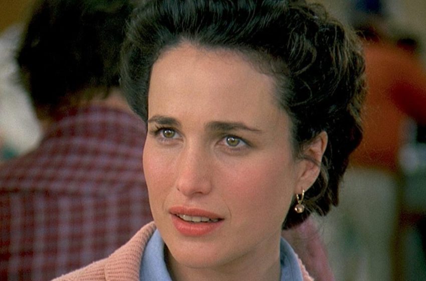  “Her Yaşta Şık”: 65 yaşındaki Andie MacDowell, etkileyici uzun elbisesiyle herkesi büyüledi