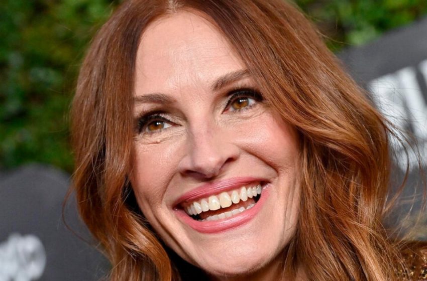  “Hâlâ Güzel Bir Kadın”: Julia Roberts, Pembe Mayo Fotoğraflarını Paylaştı ve Hayranlardan Birçok Tepki Aldı!