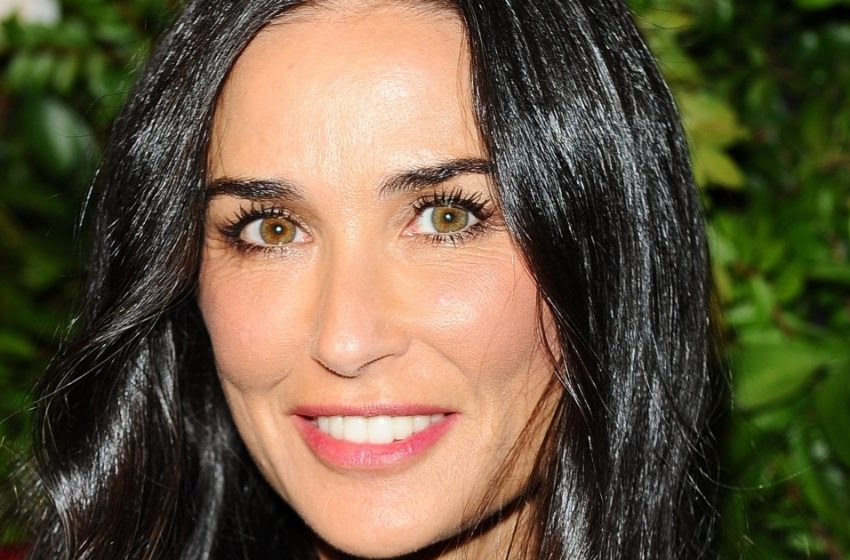  “Yaşına Hiç Benzemiyor”: Demi Moore, genç görünümü ve ince figürüyle etkileyici görünüyordu!