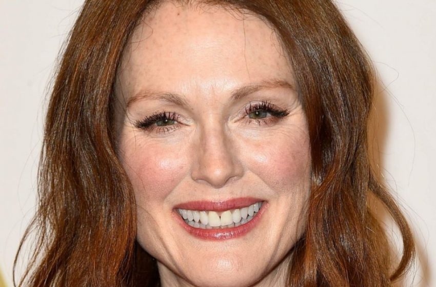  Anne ve Kız Kardeş Gibi: Julianne Moore’un ve 21 yaşındaki kızının arasında çok güçlü bir benzerlik var!