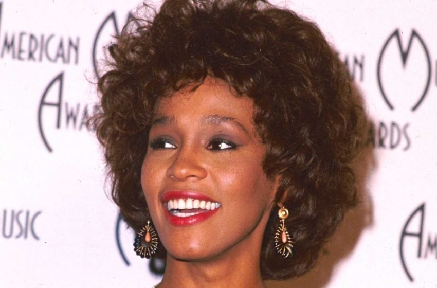  “Yalnızca 48 Yaşında Her Şeyini Kaybedip Hayatını Kaybetti”: Whitney Houston ve Kızının Üzücü Kaderi!