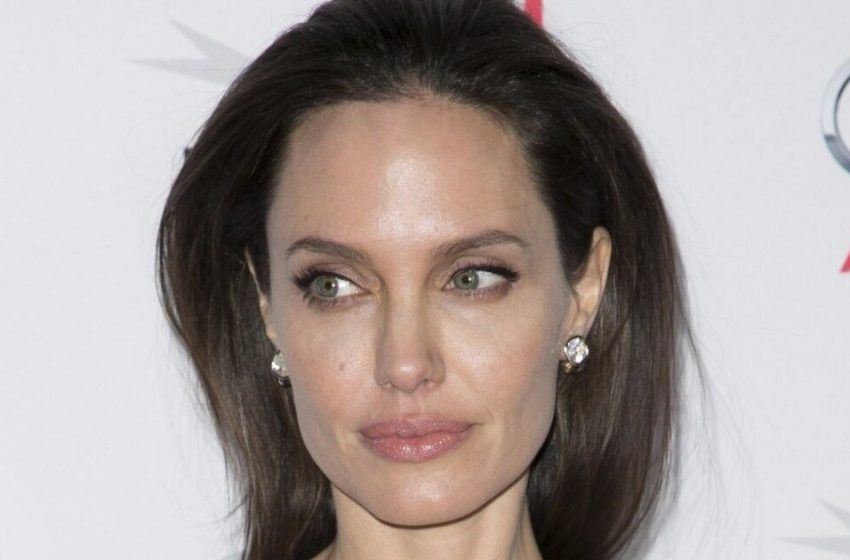  “10 Yıl Daha Genç Görünüyor”: Angelina Jolie Radikal Bir Dönüşüm Geçirerek Sarışın Oldu!