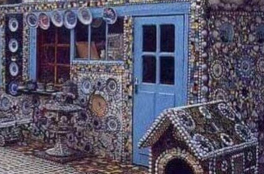  “Kırık Çanaktan Yapılmış Bir Başyapıt”: Tamamen Kırık Çanakla Dekore Edilmiş Şaşırtıcı Bir Ev!