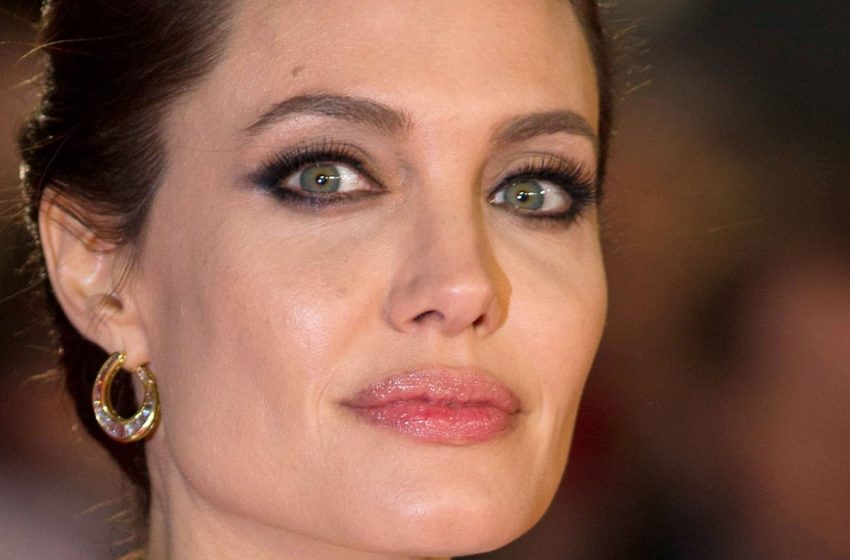  “Yeni Saç Rengi ve Parlak Görünüm”: 48 Yaşındaki Angelina Jolie Paparazziler Tarafından Görüntülendi!