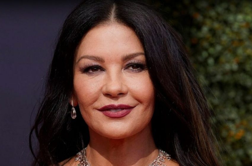  “Yıldızın Genç Versiyonu Büyüyor”: Catherine Zeta-Jones’un Kızı, Annesine Güçlü Bir Benzerlik Gösteriyor!