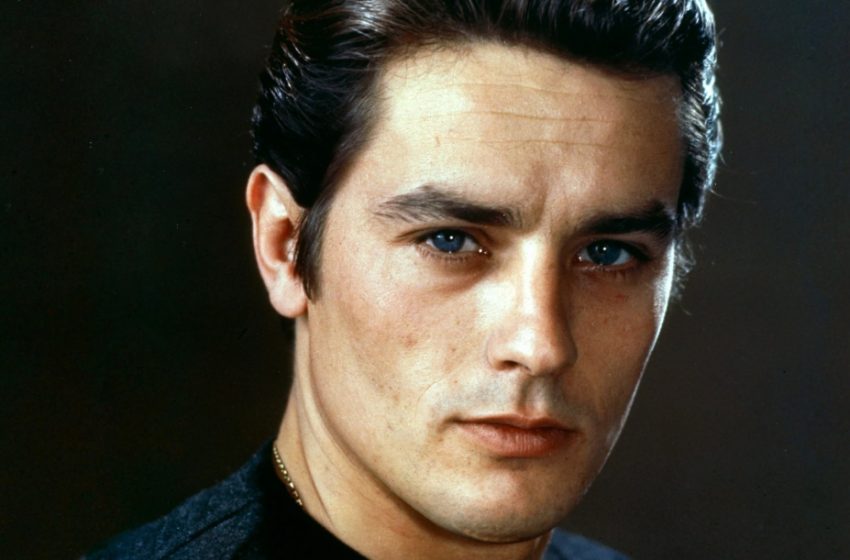  “Bir Efsaneye Veda”: Bir Döneme Damgasını Vuran Kalp Hırsızı Alain Delon, 89 Yaşında Hayata Veda Etti.