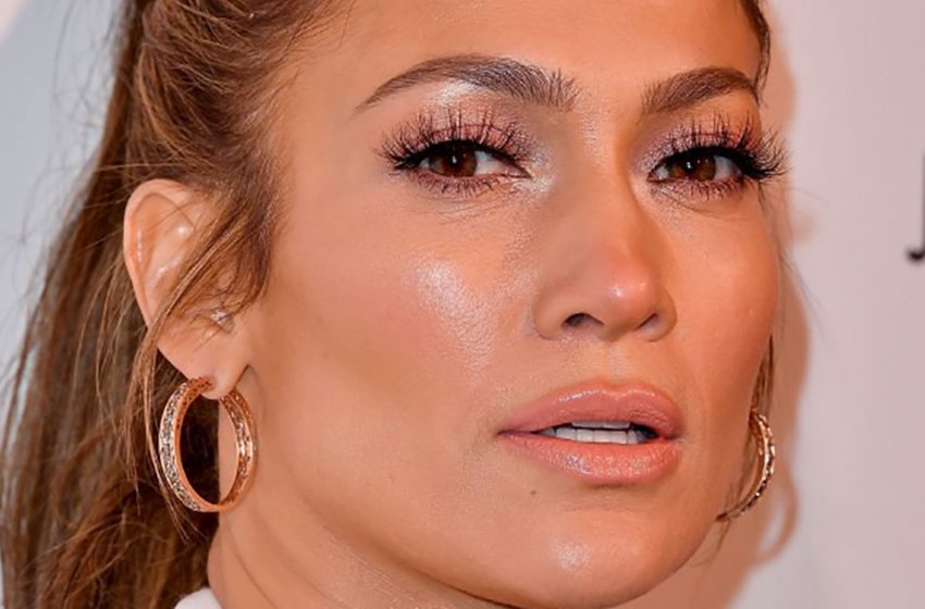  „Arăt mai bine decât la 20 de ani!”: Jennifer Lopez s-a lăudat cu figura ei în lenjerie intimă de ziua ei de naștere