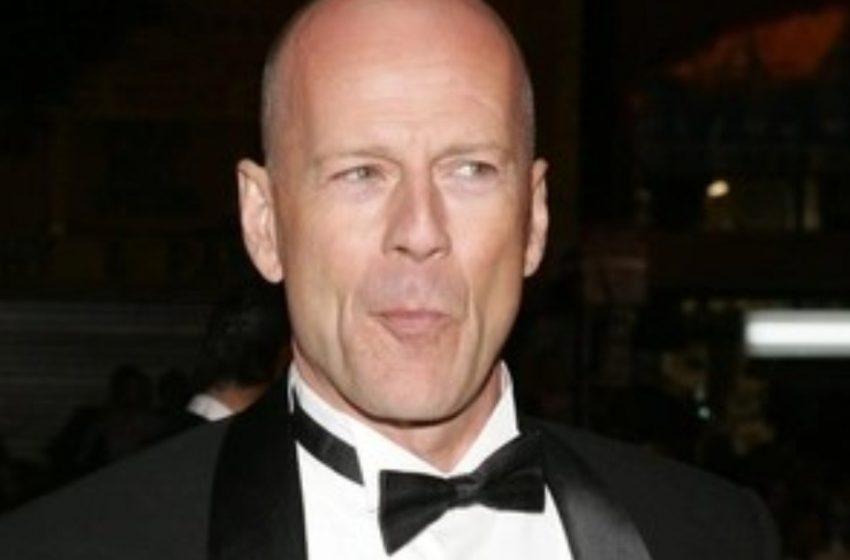  „Ultimele Zile Împreună”: Fiicele lui Bruce Willis Împărtășesc Fotografii Emoționante Cu Tatăl Lor, Care Se Luptă Cu Dementa!