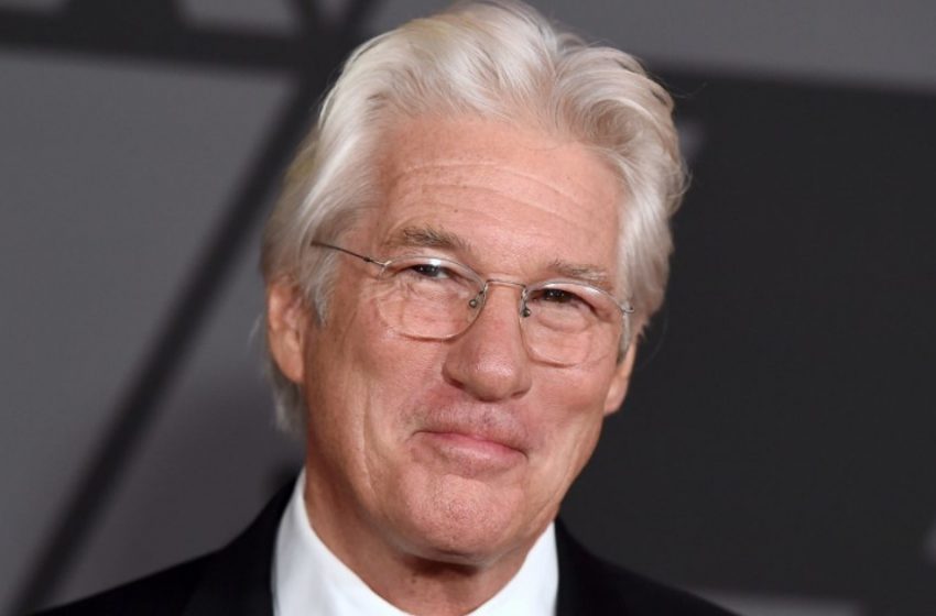 „Noor ja kaunis, tema abikaasa on peaaegu kaks korda vanem“: 74-aastane Richard Gere sisenes punasele vaibale koos oma kauni naisuga!