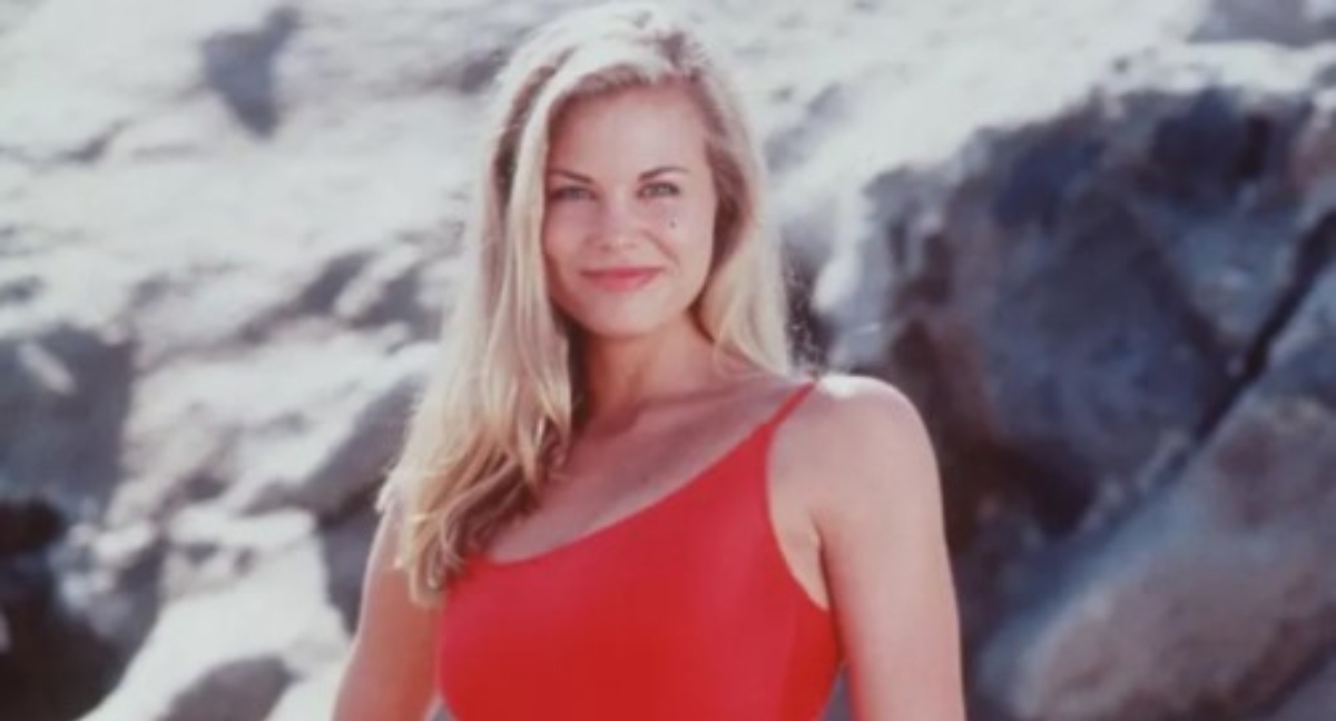 Brooke Burns, 46-aastaselt endiselt särav nagu Baywatchi päevil – Los Angeleses võlus ta kõiki sädelevates retuusides  Vaata pilte ja imetle tema ajatut ilu!