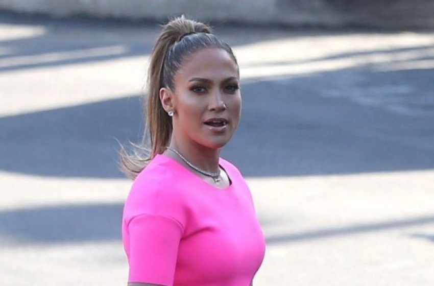  J.Lo julge lavaline stiil tekitab segadust! Fännid üllatunud tema riietuse pärast!