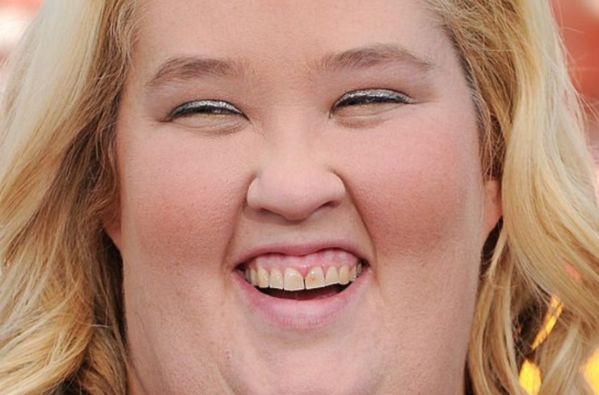 Mama June a slăbit 35 de kilograme și arată complet de nerecunoscut! Vezi transformarea ei uimitoare!