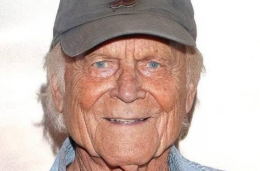 Actor legendar uimește fanii cu o fotografie rară recentă: Îl poți recunoaște?