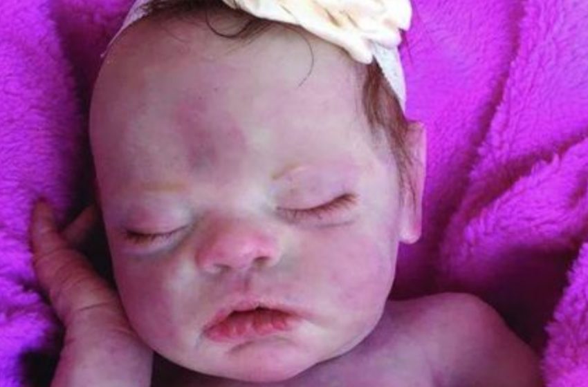  Ofițerul Sparge Geamul Mașinii pentru a Salva un Bebe!: Ce a Descoperit a Lăsat pe Toată Lumea Șocată!