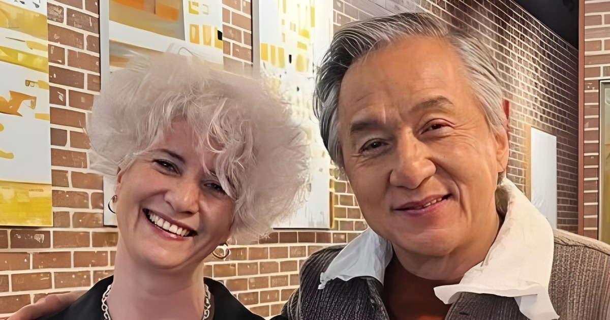 Jackie Chan are 71 de ani, iar fanii sunt surprinși de apariția sa recentă! Vezi fotografiile despre care vorbește toată lumea!