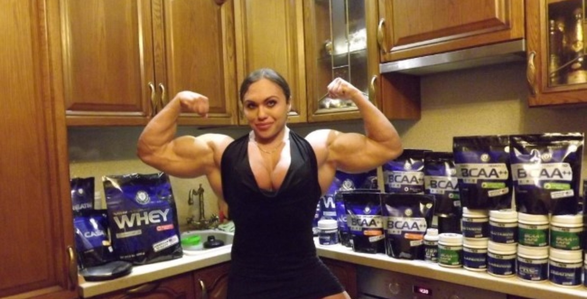 Femeia Hulk”: Cum arăta înainte să devină obsedată de bodybuilding