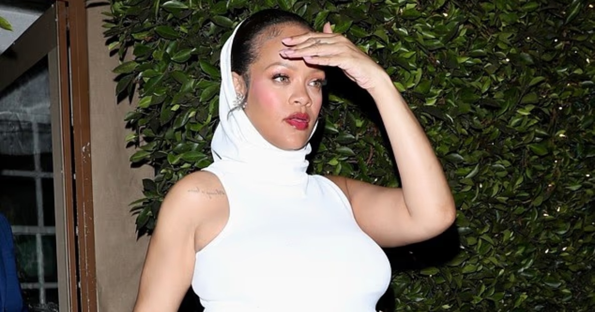 Rihanna însărcinată atrage toate privirile în Los Angeles!: Toată lumea vorbește despre aceste fotografii!