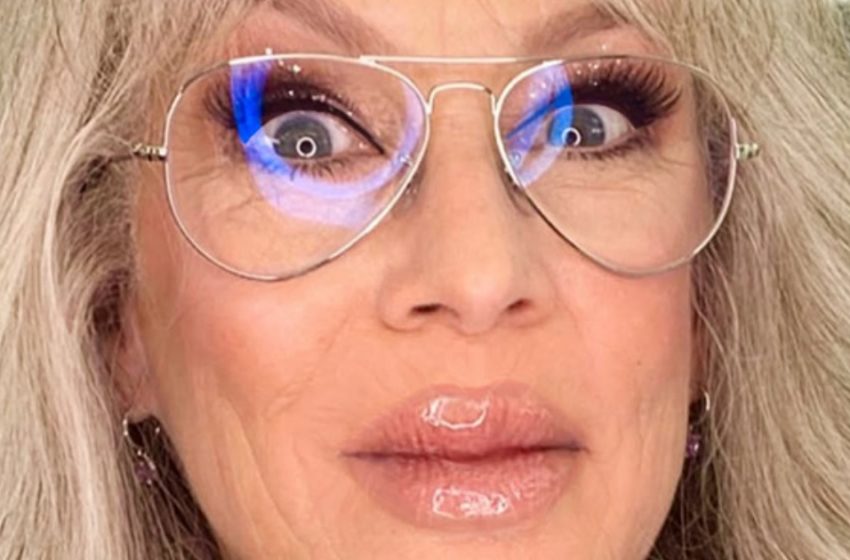  Legenda Hollywood-ului Își Surprinde Fanii cu Buze Dramatic Supraplinte și un Nou Look Îndrăzneț!