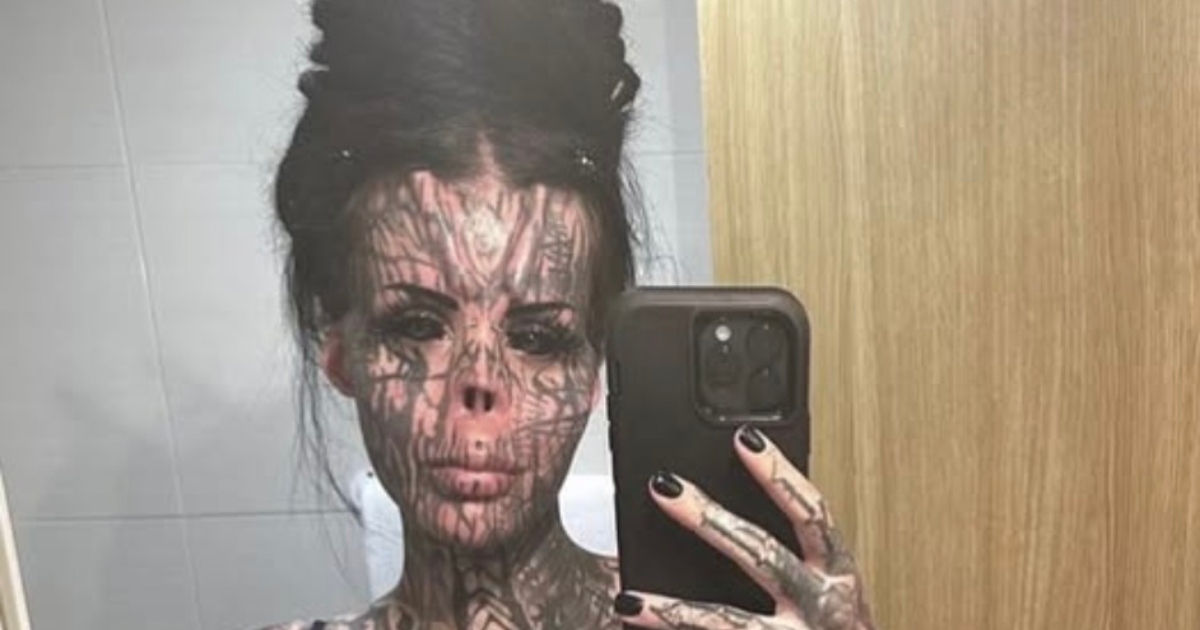 Femeia tatuată care își păstrează nasul într-un borcan arată fotografii uimitoare de dinainte!: Vezi fotografiile!