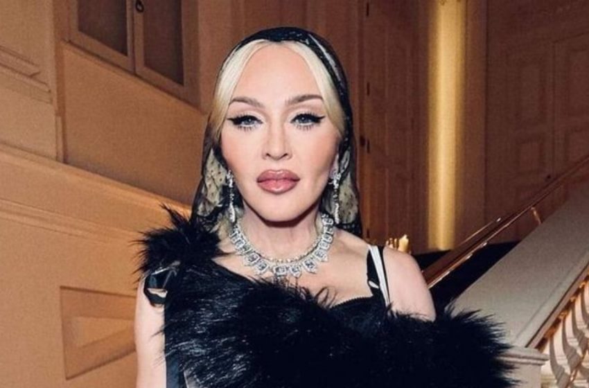  „Nu un logodnic, ci un îngrijitor” — Madonna, 67 de ani, cu iubitul ei tânăr și fericirea lor ridiculizată. Vezi fotografiile lor