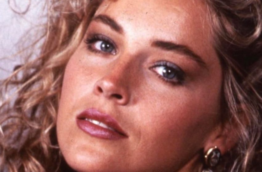  La 67 de ani și încă îndrăzneață: fotografiile curajoase în costum de baie ale lui Sharon Stone care au stârnit controverse printre fani!