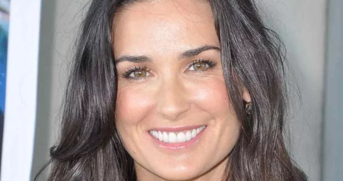„Am scos acel filler ciudat de pe obraji”: Demi Moore, 62 de ani, uimește fanii după ce și-a arătat noul look!